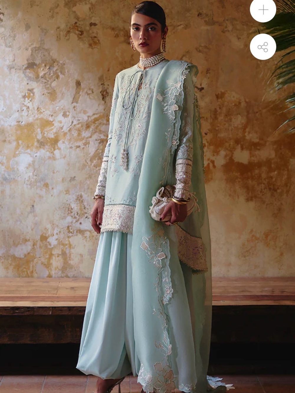 Suffuse Ourea Pakistani Suit - Picture 3 of 16